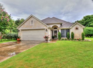 107 Village Dr, Georgetown, TX 78628