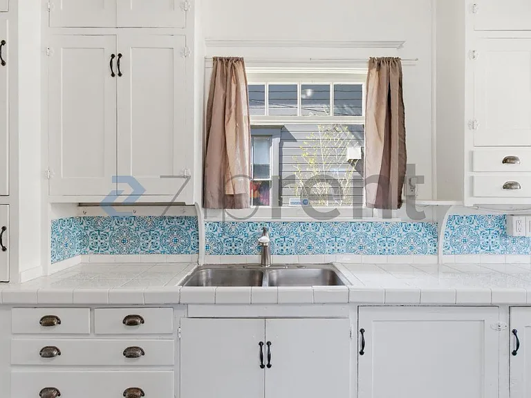 423 Mill St #423 MILL ST — Photo 17