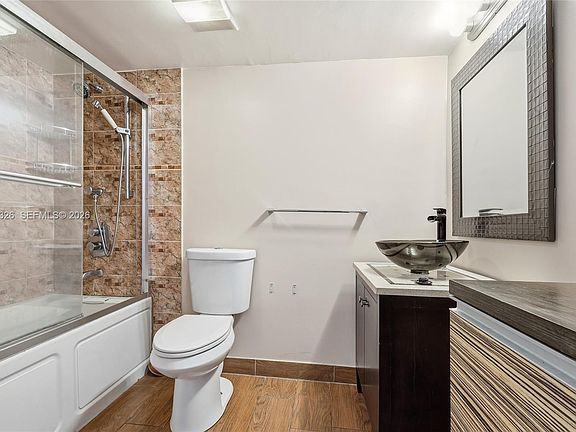 5th image of 1770 NE 191st St APT 411-1