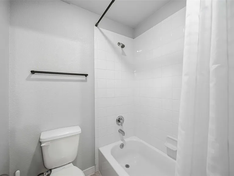 16427 Apache Woods Way — Photo 12