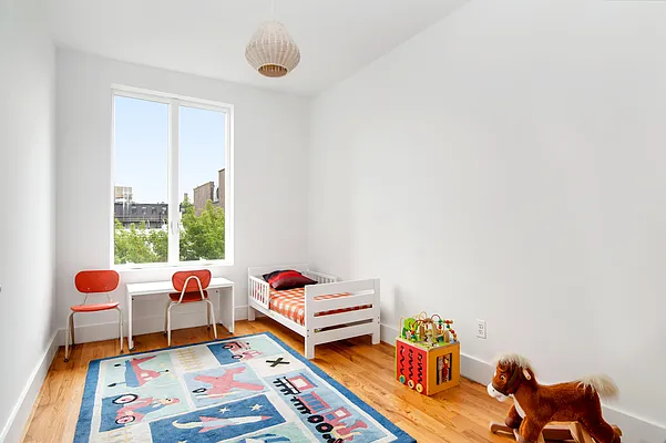 Sold by Compass | media 18