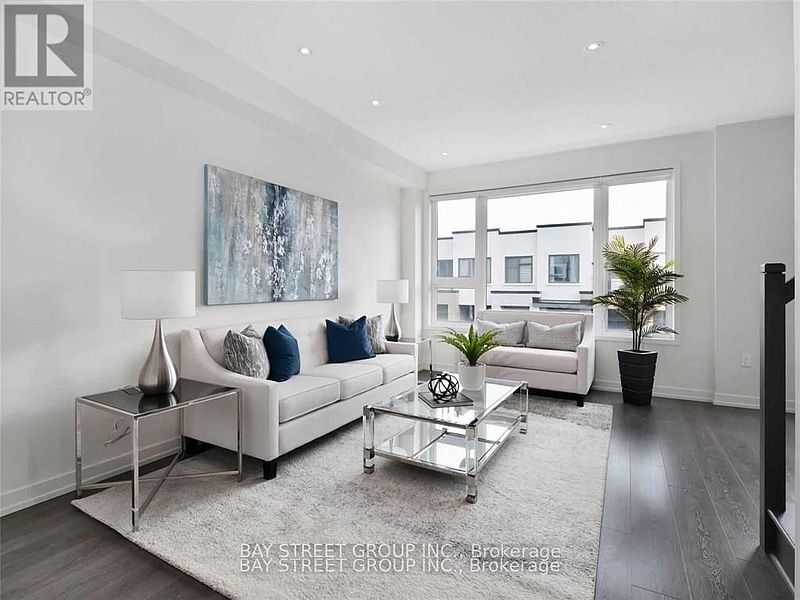 Oakville Townhouse for rent - 4 Bedrooms — photo 17