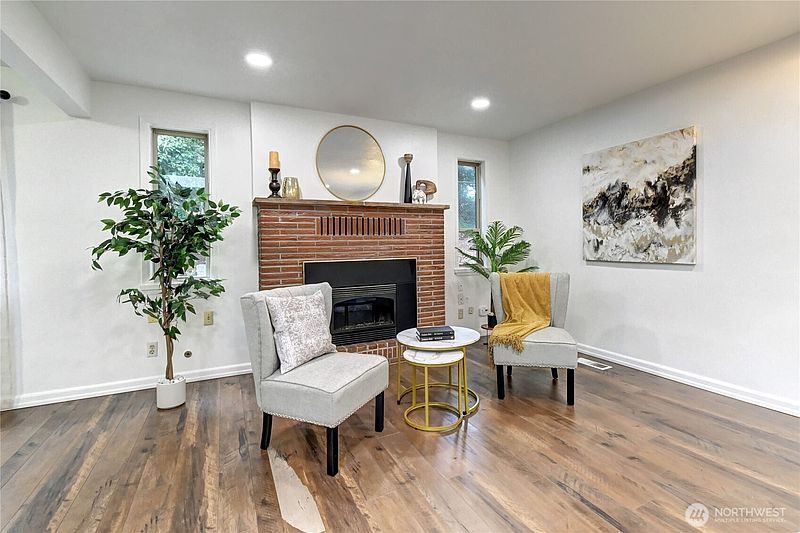 5th image of 8106 228th Street SW