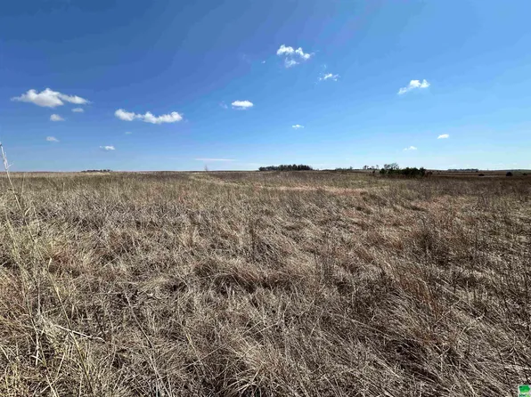 1801 160th St, Spirit Lake, IA 51360