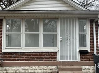 915 Roadway Ave, Louisville, KY 40208