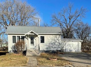 206 E 3rd St, Sutherland, IA 51058