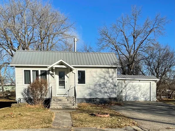 206 E 3rd St, Sutherland, IA 51058