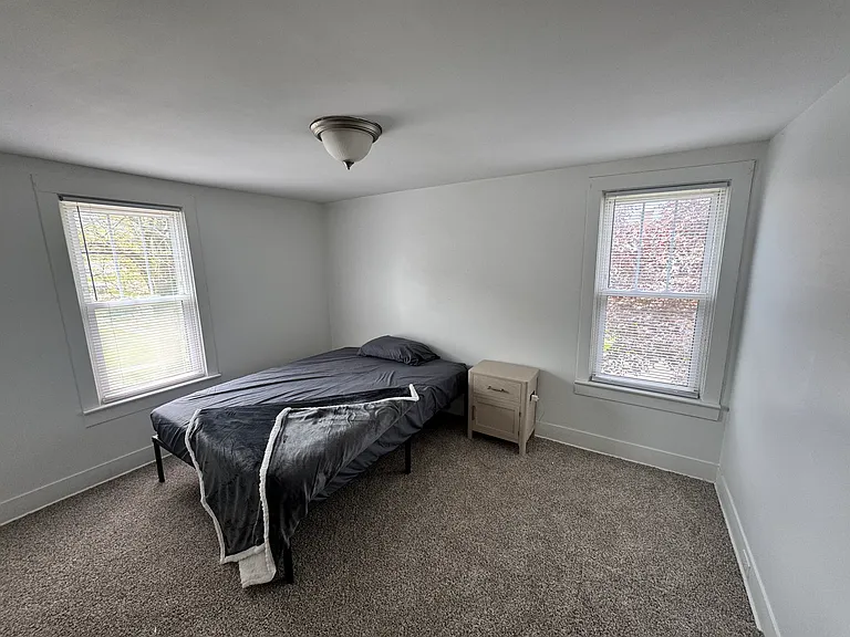 2401 Plum St — Photo 8
