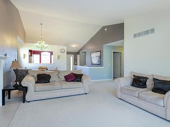 2nd image of 1558 Skylark Way
