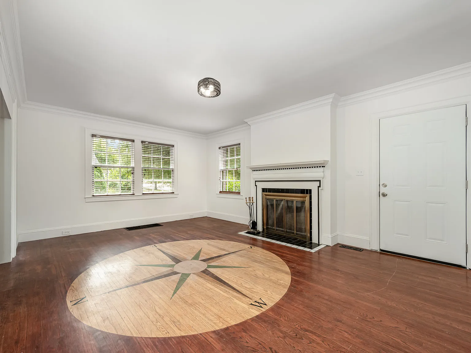 2035 Chesterfield Avenue - 1 — Photo 3