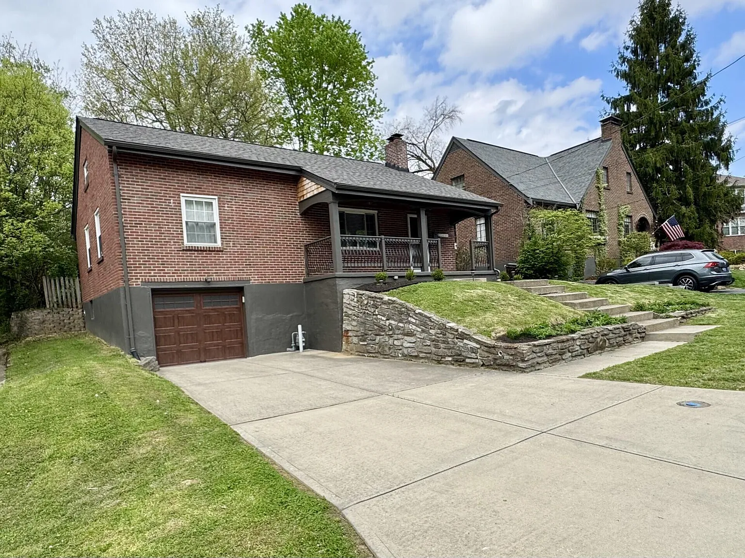 1408 Amsterdam Rd photo 1
