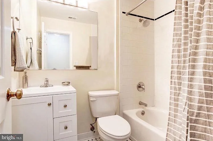 1827 Florida Ave NW #102 — Photo 6