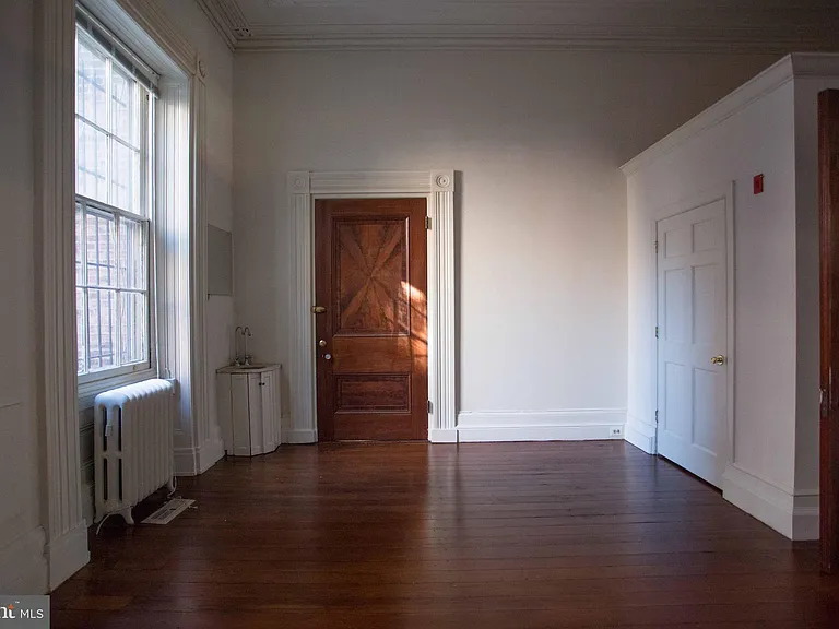 916 Spruce St #2R — Photo 6