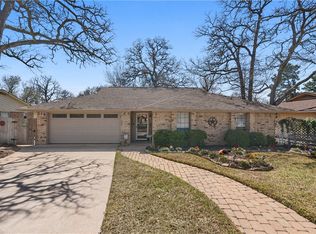 3018 Westwood Main Dr, Bryan, TX 77807