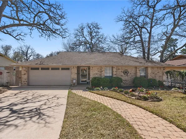 3018 Westwood Main Dr, Bryan, TX 77807