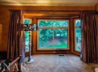 1222 Kenneth Dr, Bloomington, IL