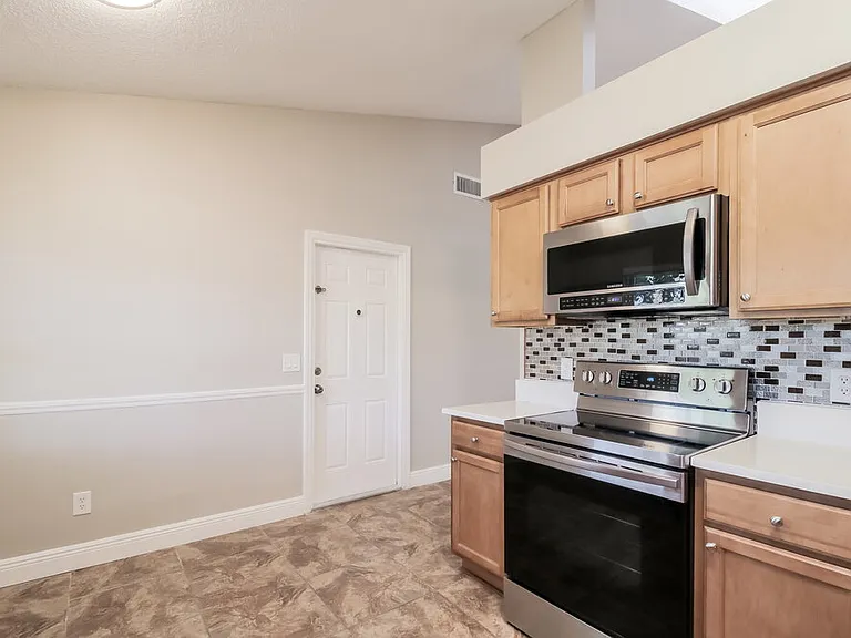 1001 Manigan Ave — Photo 7