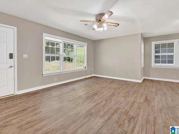 3rd image of 632 22nd Ave S