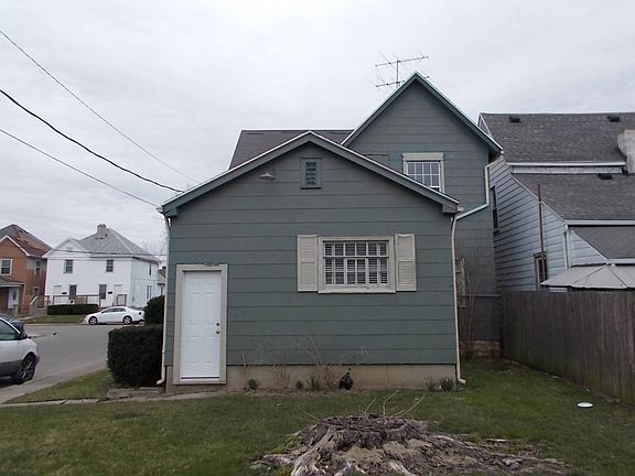 3rd image of 825 Troy St