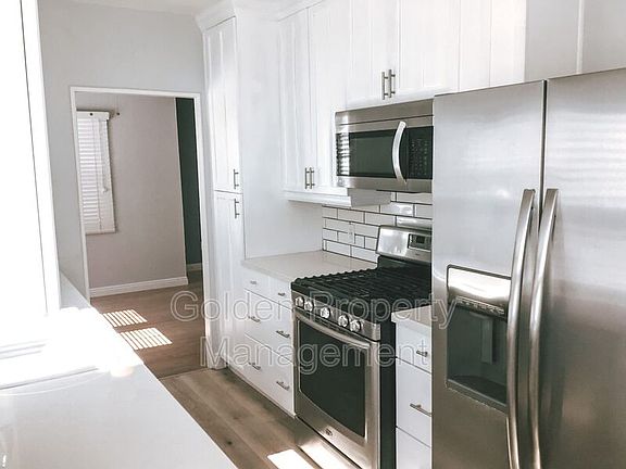 3rd image of 4615 Esther St