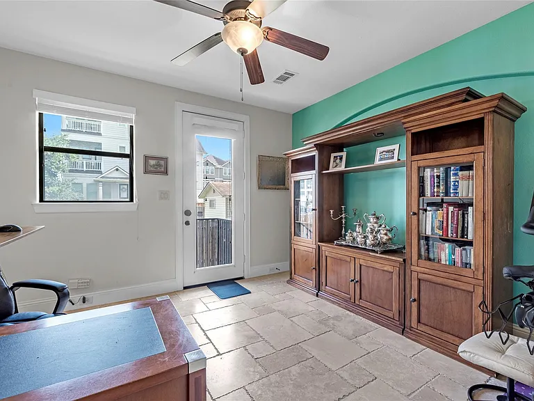 1102 W 15th 1/2 St #A — Photo 9