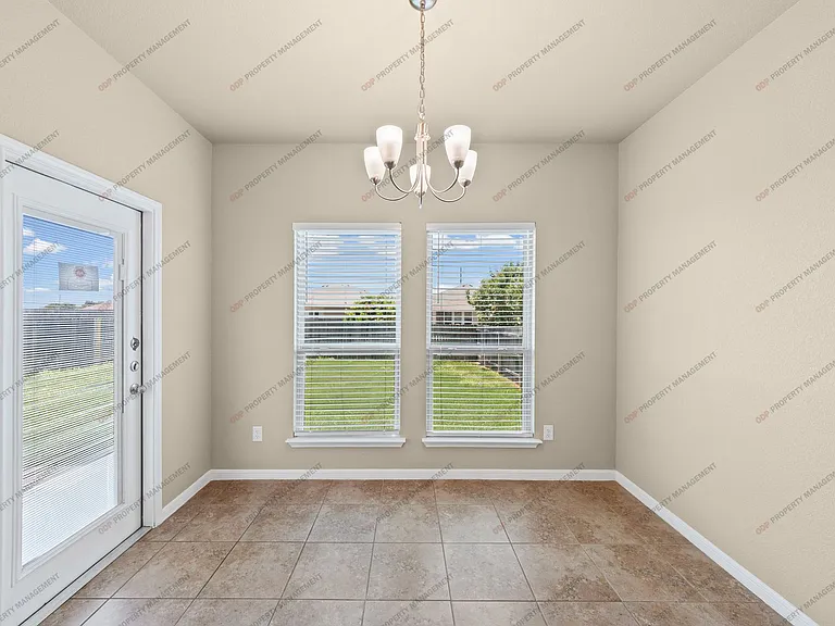 7605 Hickman St — Photo 12