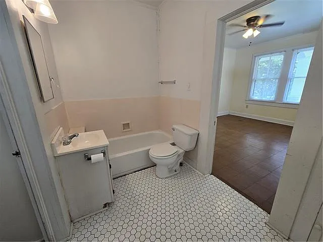 349 Saint Charles St — Photo 13