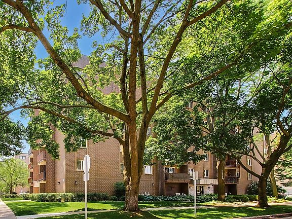 2nd image of 1365 Ashland Ave APT 501