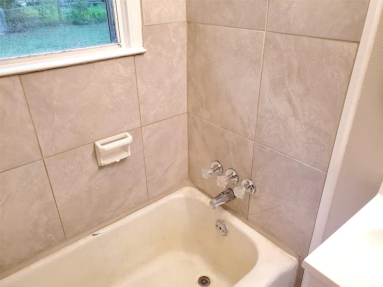 5318 Doulton Dr — Photo 7
