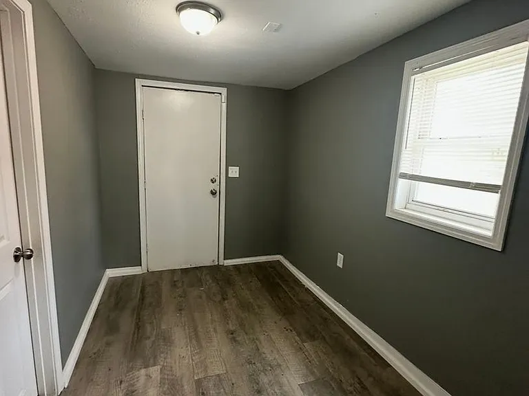 1539 Topping Ave — Photo 5