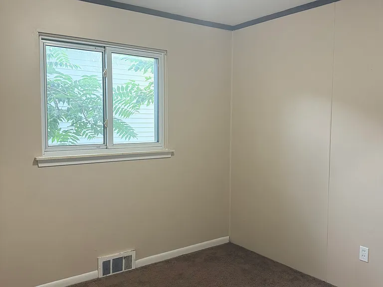 8436 Jewett Ave — Photo 11