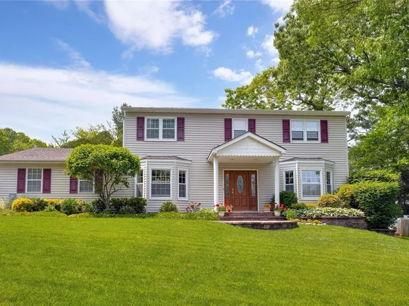 (undisclosed Address), Dix Hills, NY 11746
