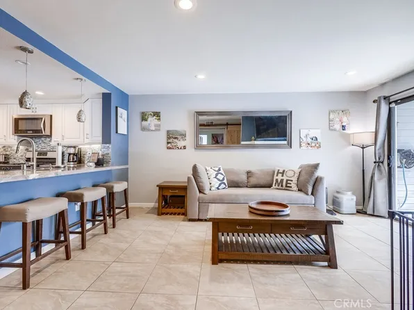 22 Hollyhock Ln #248, Aliso Viejo, CA 92656