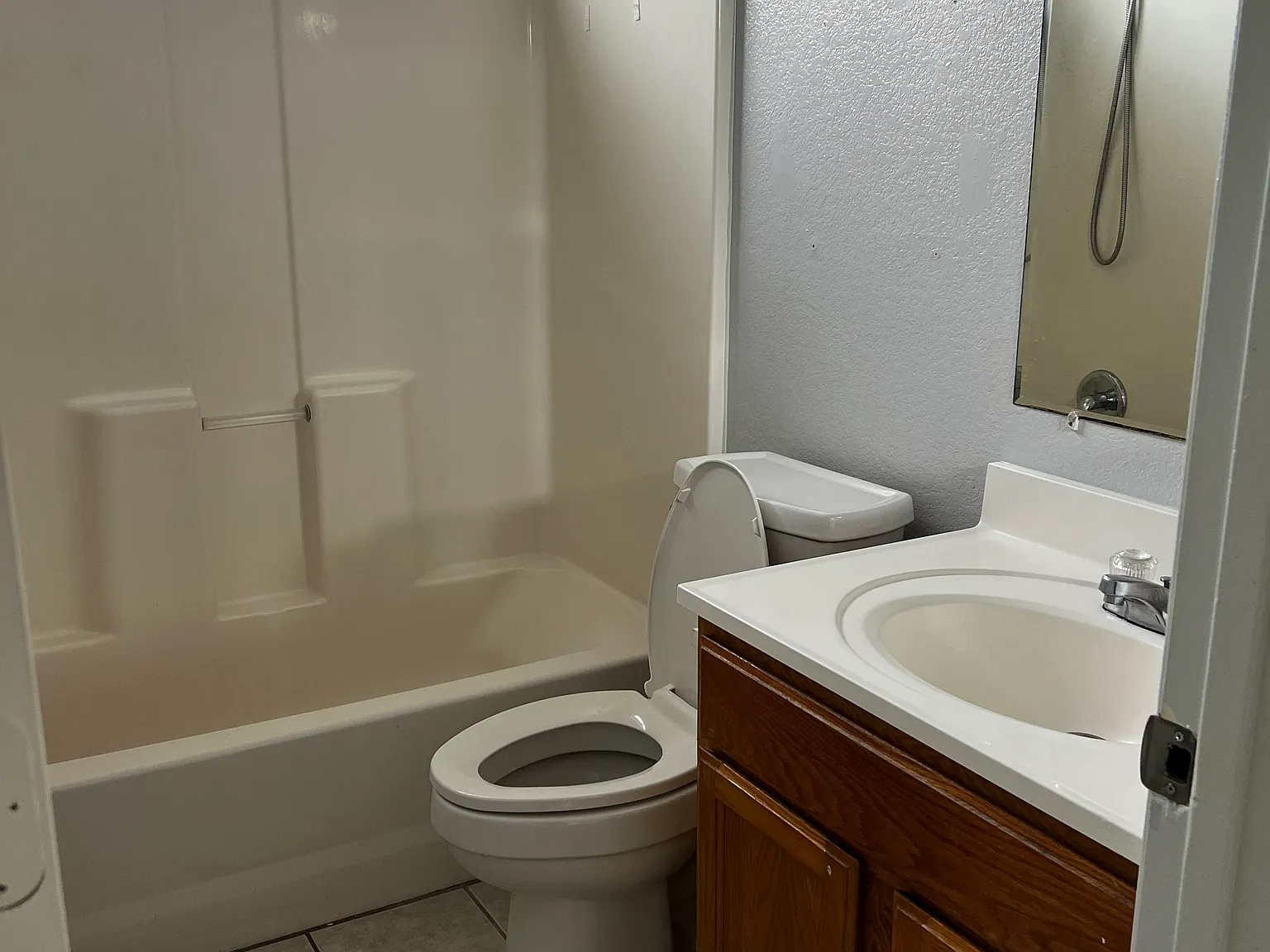 3316 W Jackson St — Photo 2