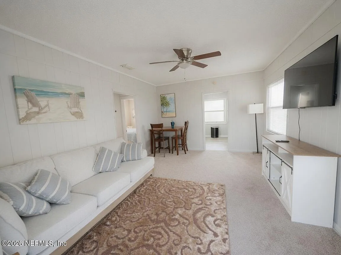 2 bed, 1.0 bath, 708 sqft, $1,250 — Photo 3