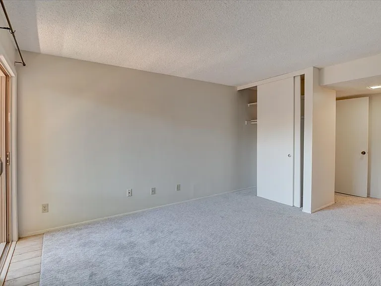 4012 Valeta St #302 — Photo 18