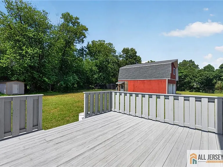 226 Gravel Hill Rd — Photo 9