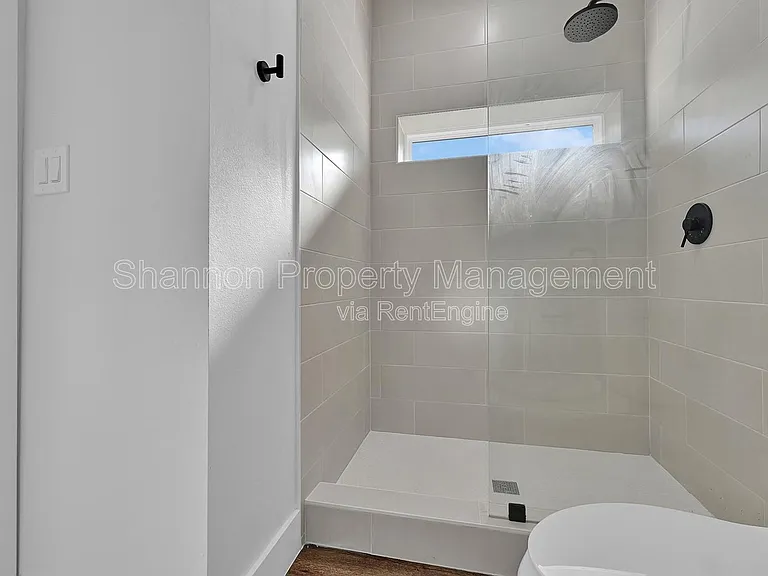 224 Everton St — Photo 16