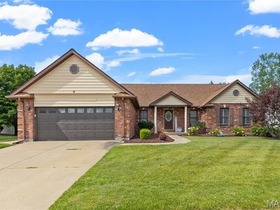 8 Boenker Ct, Saint Charles, MO, 63301