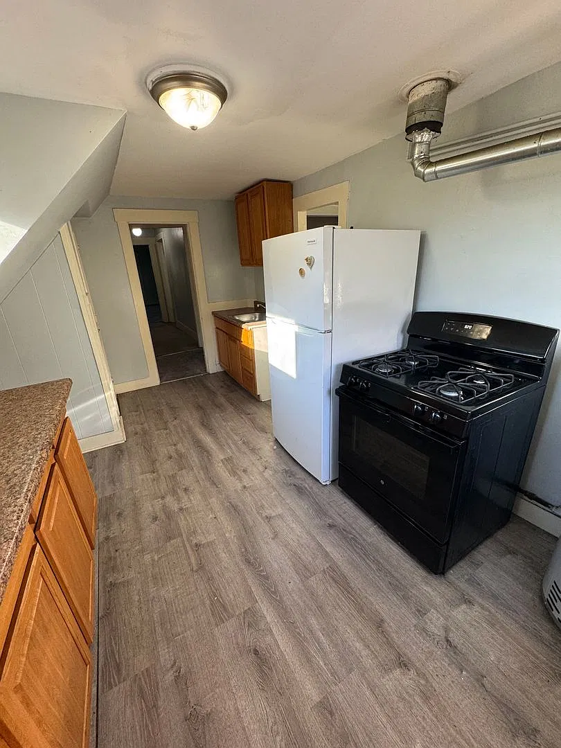 6 Reservoir Rd — Photo 2
