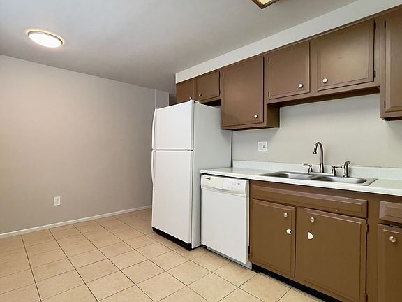 5th image of 1910 Dublin Blvd APT 4