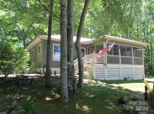 1270 Almanac Ln, Tuckasegee, NC 28783