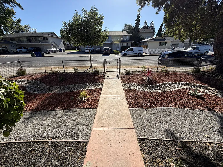 252 Superior Dr — Photo 2