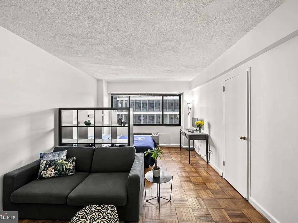 2141 I St NW #708