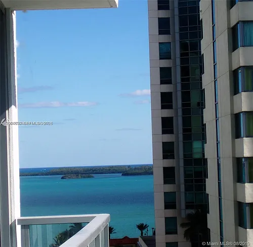 1060 Brickell Ave Photo 1