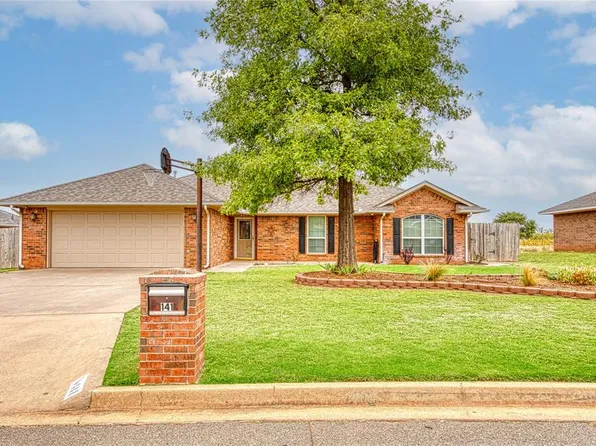 141 Calhoon St, Elk City, OK 73644