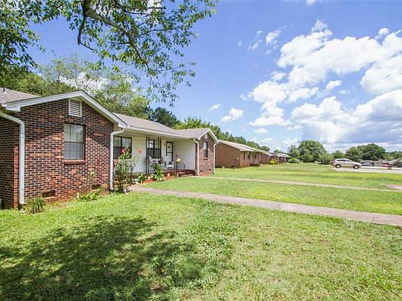5th image of 599 Jasmin Dr