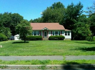 31 Quarry Rd, Waterford, CT 06385