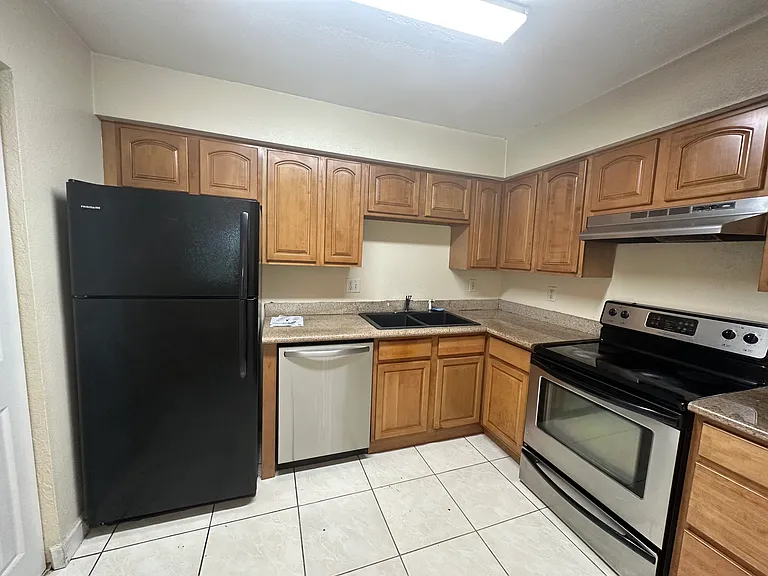 420 Arnold Dr — Photo 6