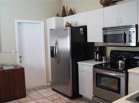 2040 Pompeii Ct, Fort Lauderdale, FL